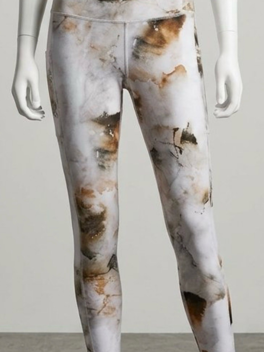 Women’s Marble-Print Leggings in White and Brown